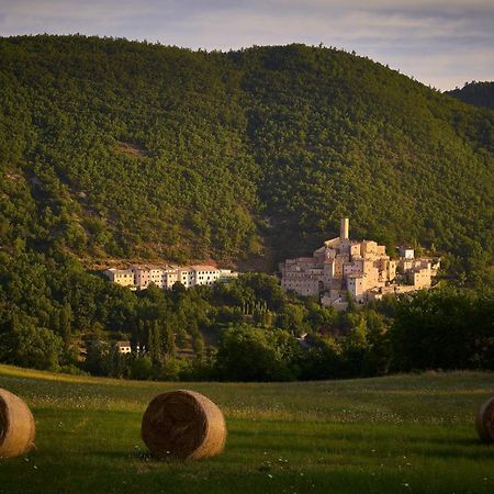 Отель Castello Di Postignano Relais Sellano Экстерьер фото