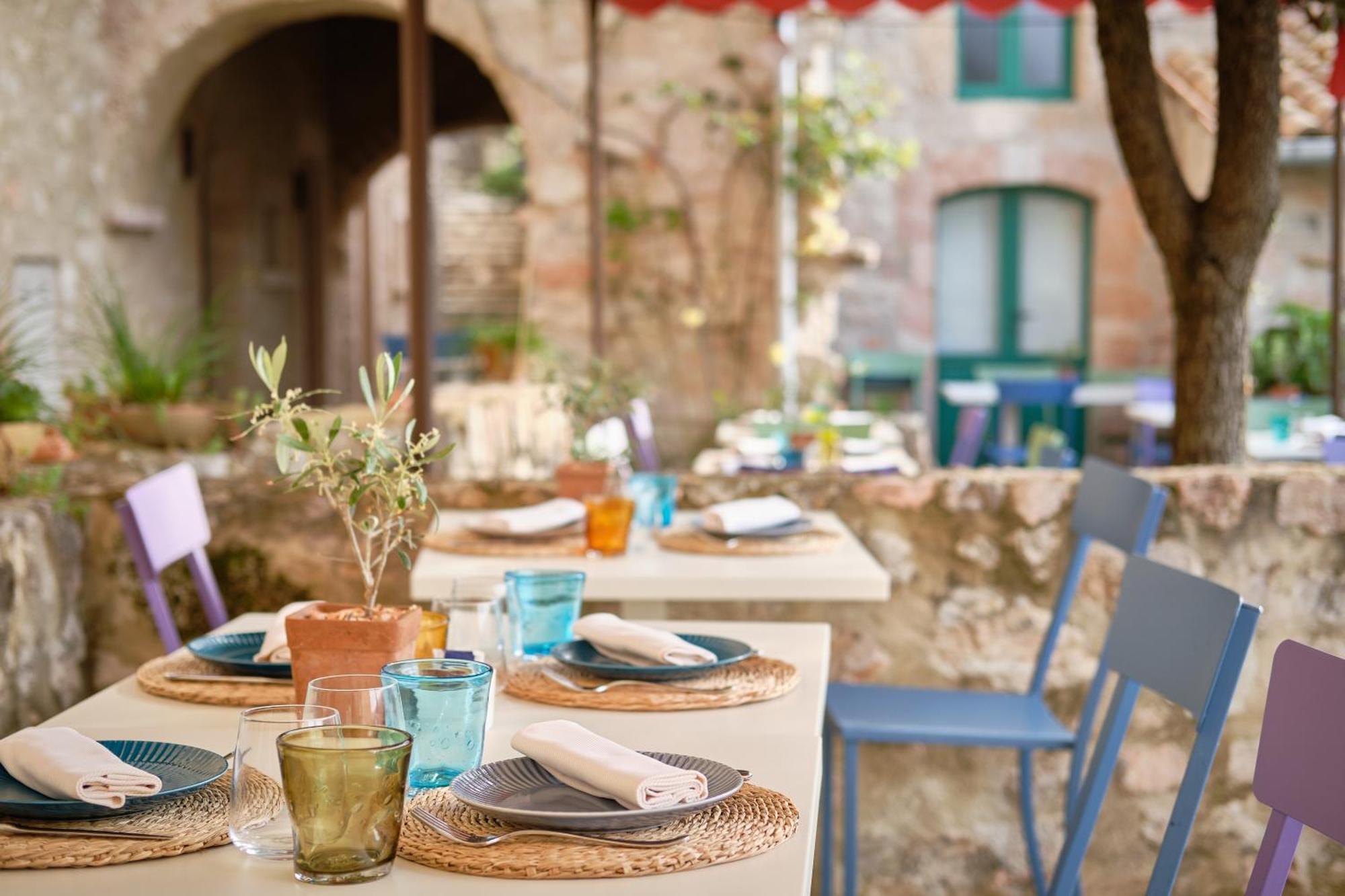 Отель Castello Di Postignano Relais Sellano Экстерьер фото
