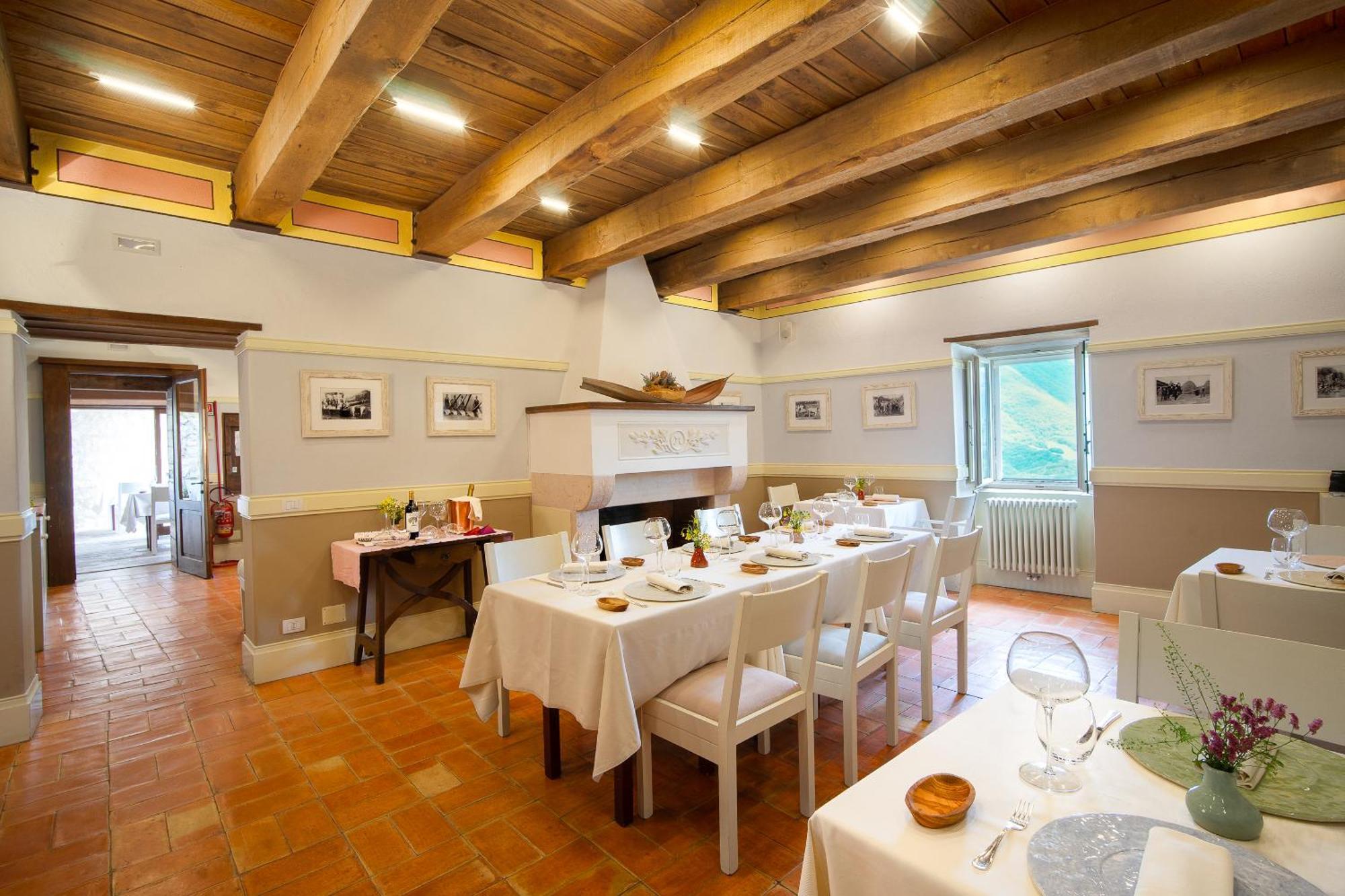 Отель Castello Di Postignano Relais Sellano Экстерьер фото