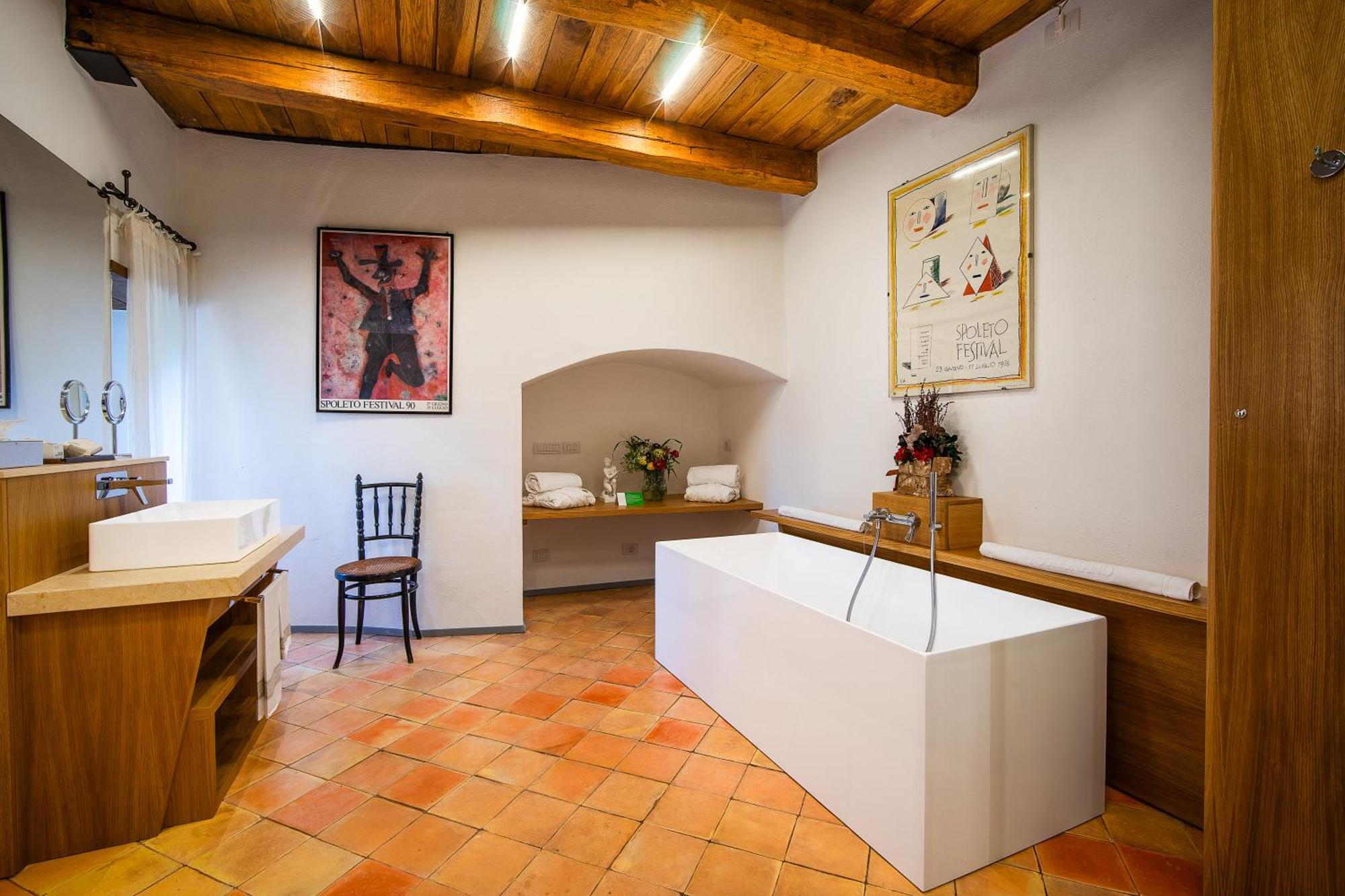 Отель Castello Di Postignano Relais Sellano Экстерьер фото