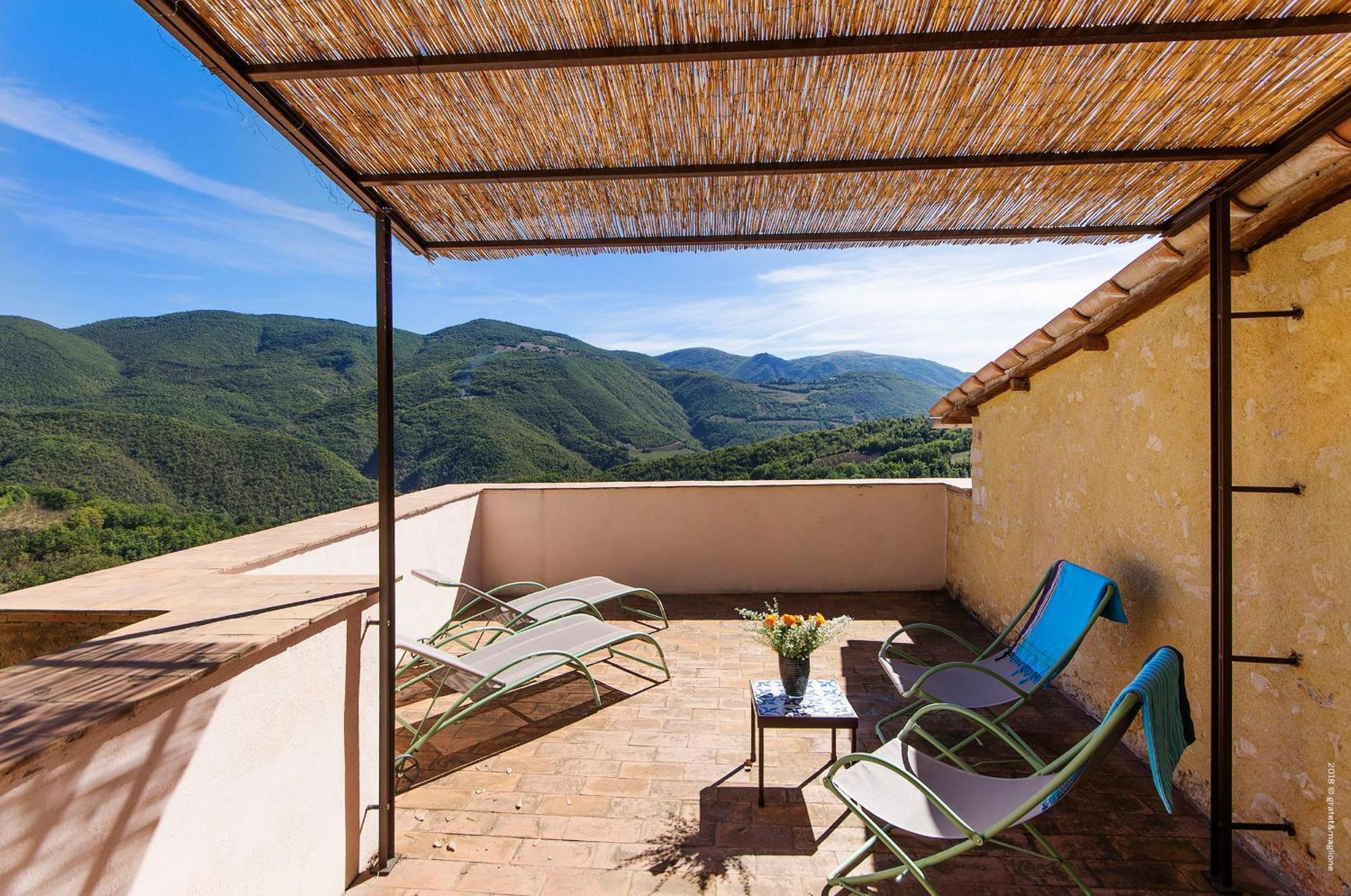 Отель Castello Di Postignano Relais Sellano Экстерьер фото